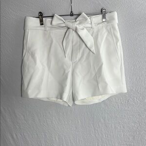Banana Republic size 6 Elegant White Women's Shorts